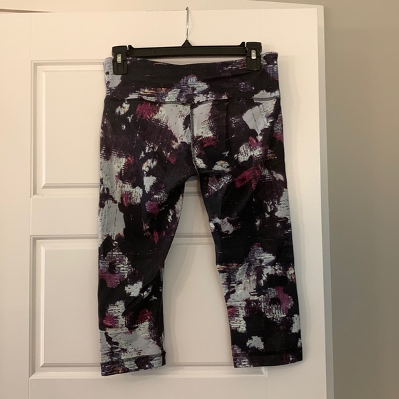 Lululemon Cropped Leggings - Picture 1 of 2